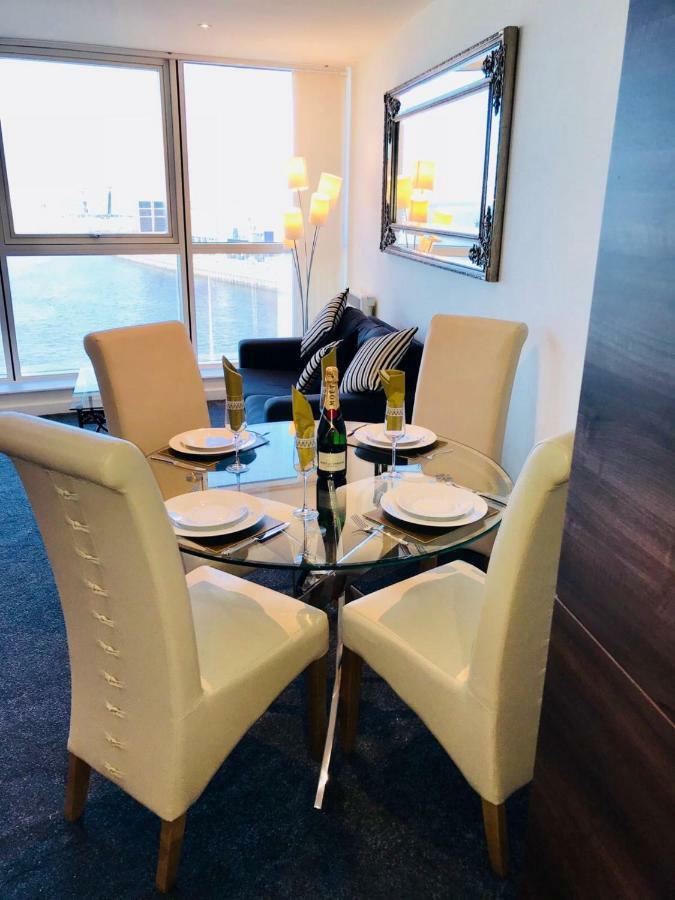 Luxury 2 Bedroom Apartment In Prime City Location เบลฟาสต์ ภายนอก รูปภาพ