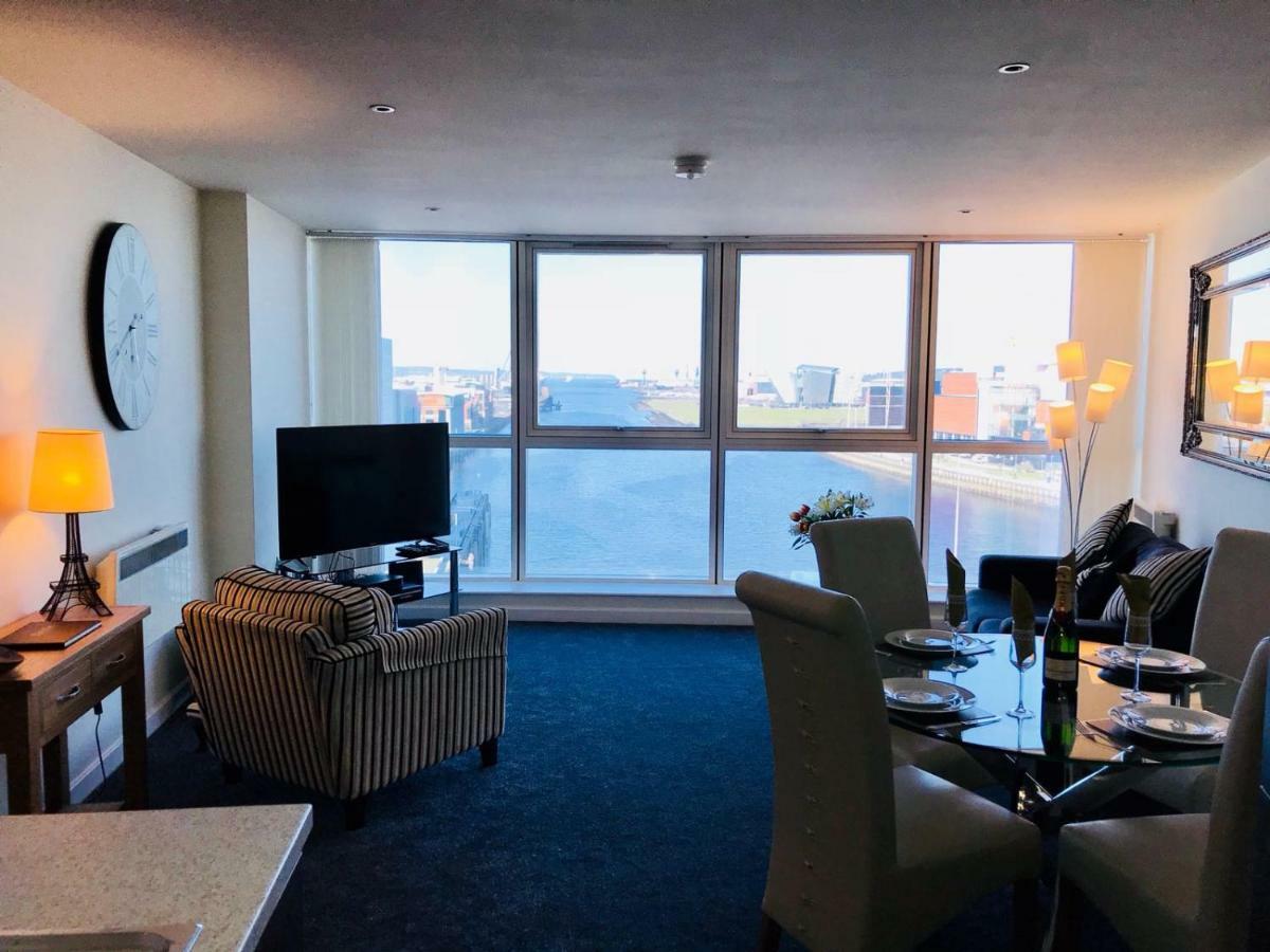 Luxury 2 Bedroom Apartment In Prime City Location เบลฟาสต์ ภายนอก รูปภาพ